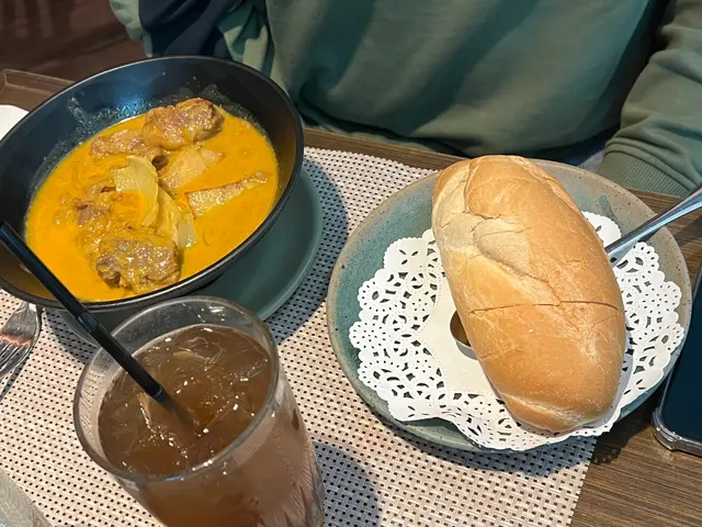 咖喱牛肋條配法包餐