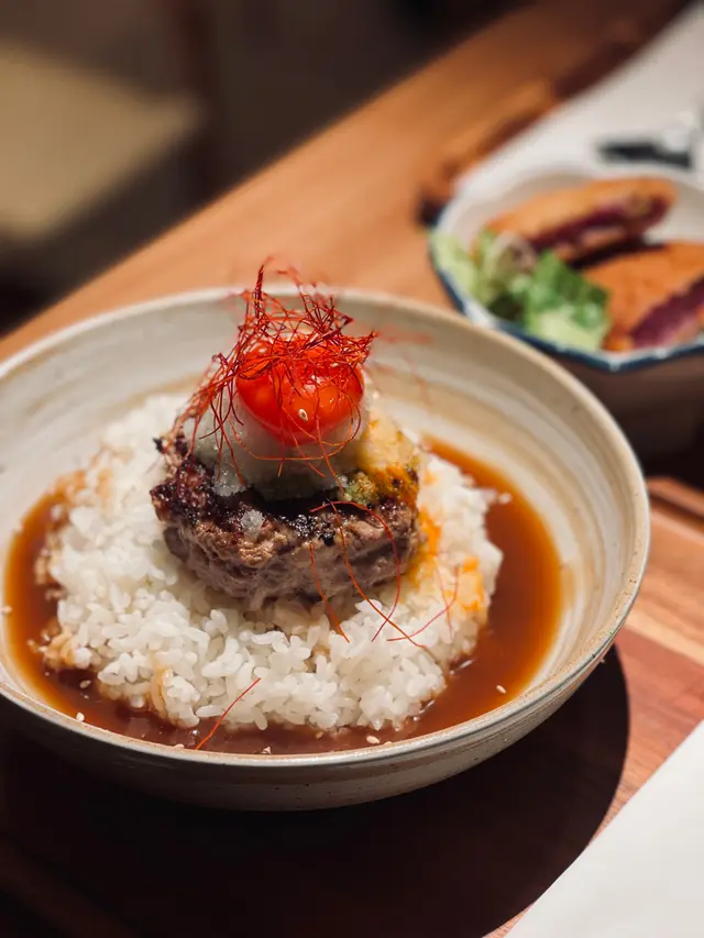 手打芝士安格斯漢堡蘭王蛋飯