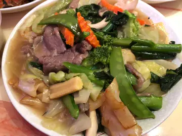 泰式濕炒牛河粉