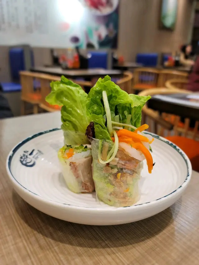 燒豬頸肉米紙卷