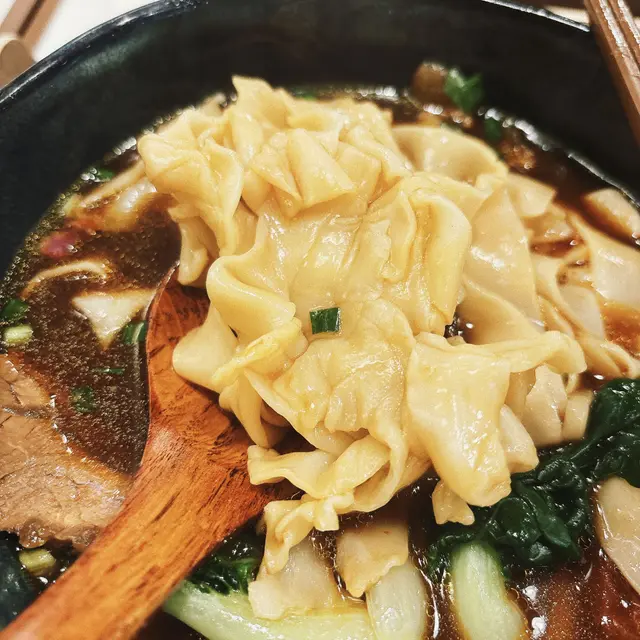 蕃茄湯牛肉手工粗麵