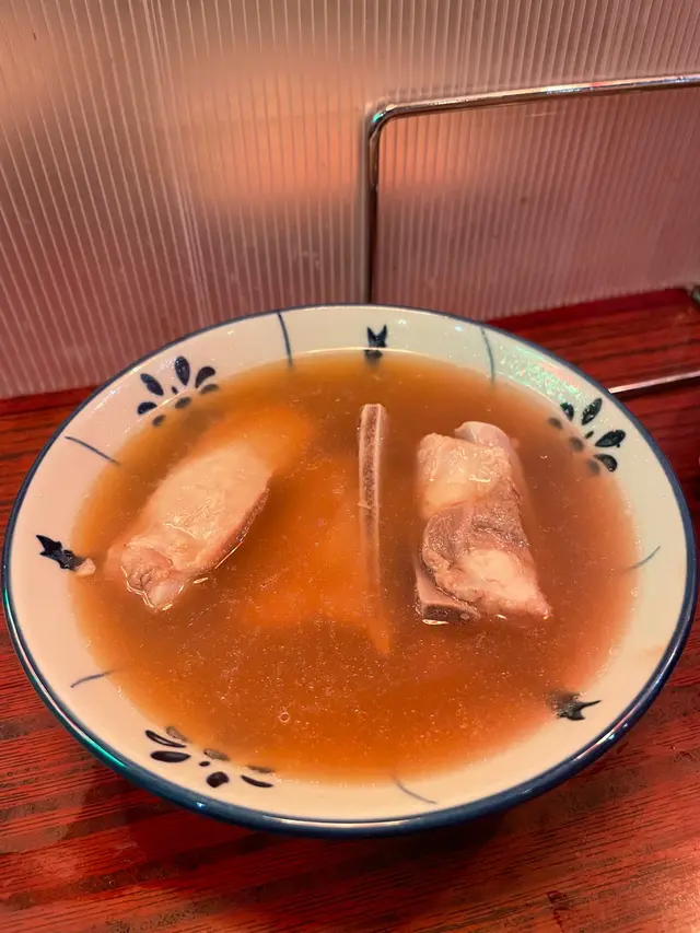 胡椒肉骨茶