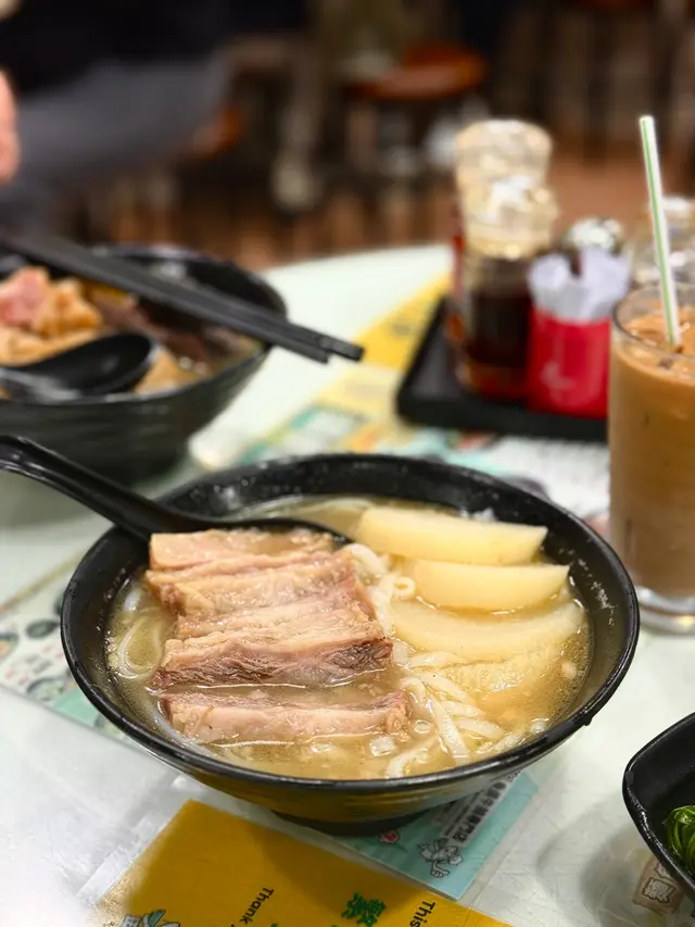 招牌崩沙牛腩河粉