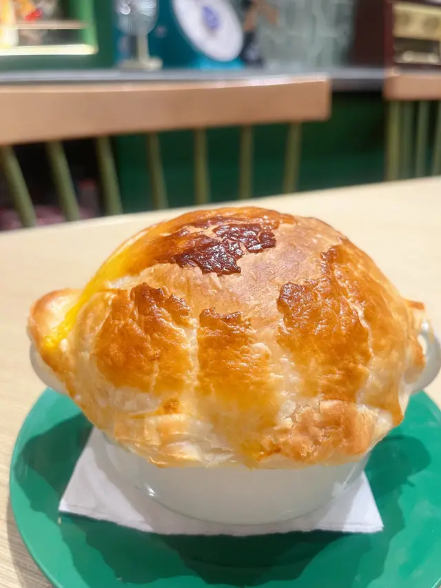 周打蜆肉魚湯加酥皮