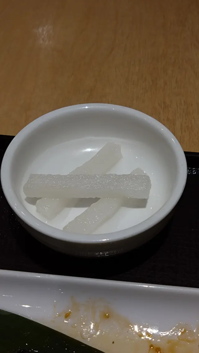 醃漬是醃白蘿蔔,令人開胃又解膩