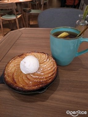 法式蘋果撻配雪糕/檸檬茶 - 九龍灣的牧羊少年咖啡館