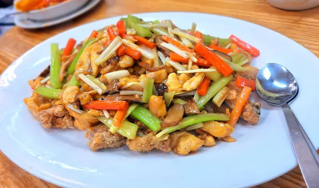 西芹雙雞柳炒腰果