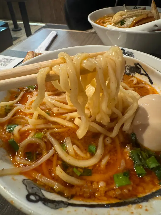 味玉辣麻味噌拉麵