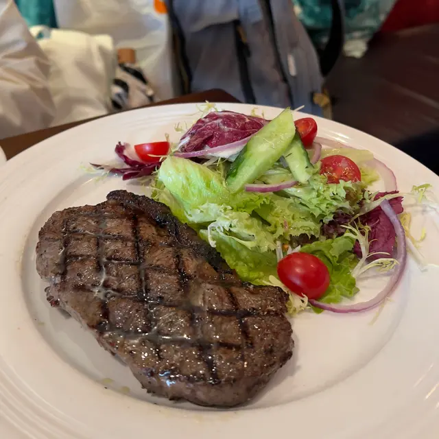 香烤新西蘭肉眼扒配薯條