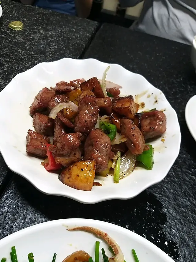 蜜椒薯仔牛柳粒