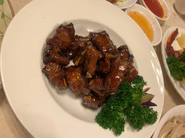 味道不錯。下酒菜。只是很小的一粒，如果用肉排可能會好啲！