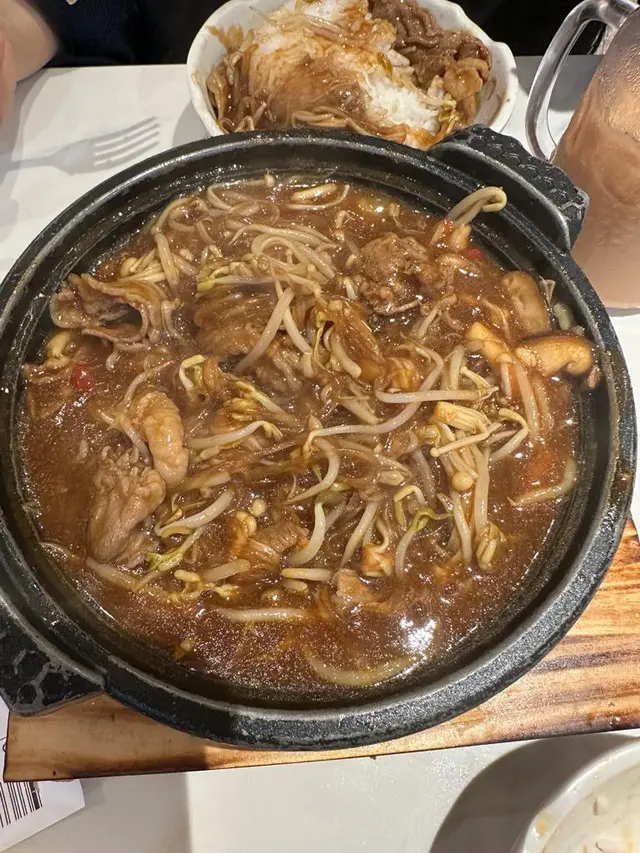 沙嗲金菇粉絲肥牛煲