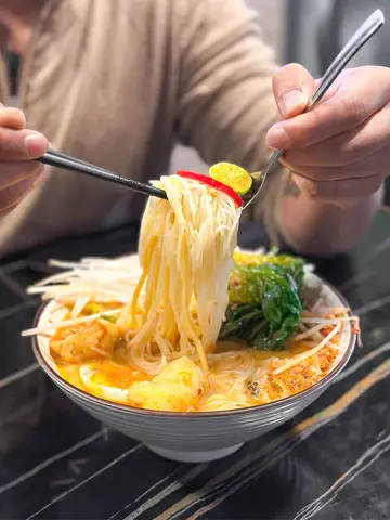 秘製馬來西亞咖喱喇沙湯麵 配 鮮龍躉片