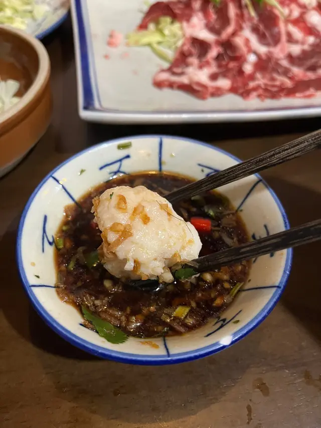 五香肉丁墨魚丸