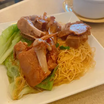豬手拼貢丸撈麵