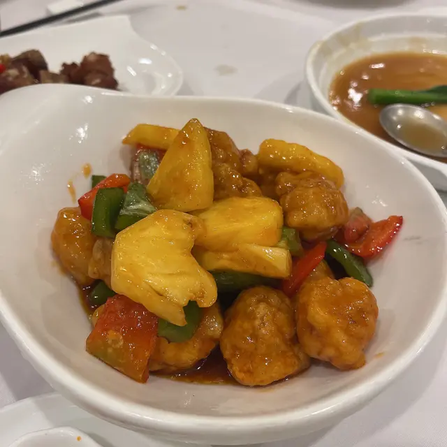 菠蘿咕嚕肉