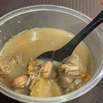 超足料，食得出係自家老火湯，呢碗湯料同湯嘅比例係1:1，當日仲要凍凍地，一野打通晒啲汗腺，暖笠笠！