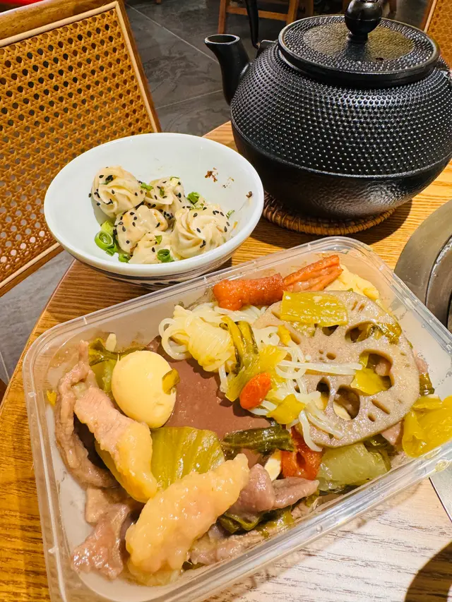 兩個大男人都食唔晒，超抵