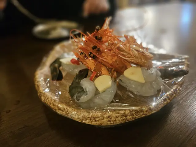 鮮美彈牙的蝦肉塞滿酸甜微辣的泰式醬料ㄧ口吃下 回味無窮😍