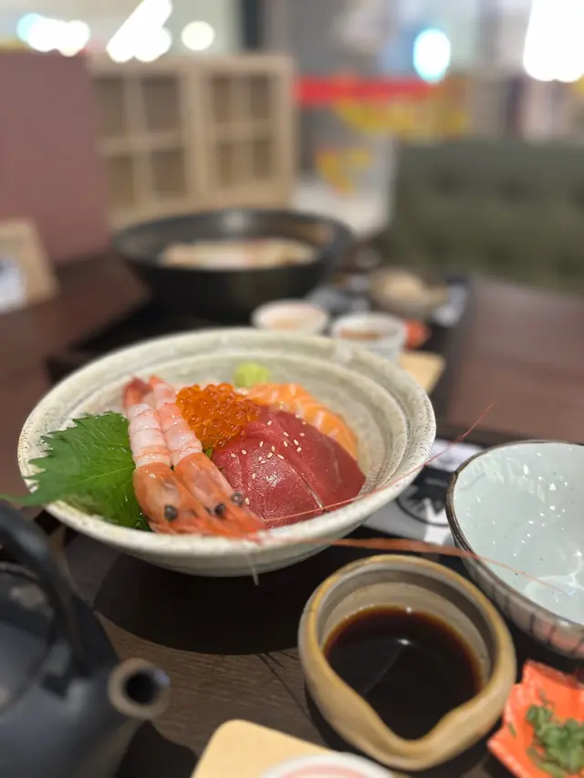 刺身好新鮮,有鰹魚昆布湯同蝦湯選項,揀咗蝦湯,蝦湯同刺身嘅配搭非常夾,帶出咗刺身嘅鮮味,另外加咗$10味玉