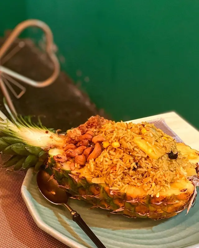 菠蘿海鮮炒飯