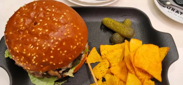 Prime Beef Mozzarella Cheese Burgar with Truffle