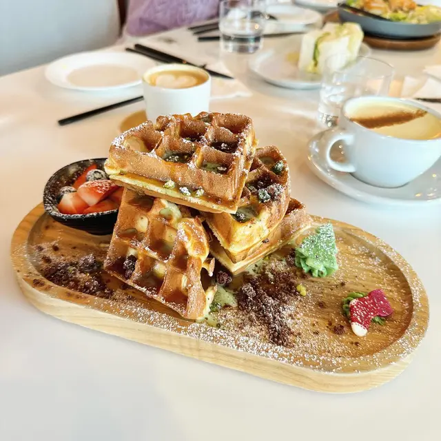 Waffles with Pistachio
