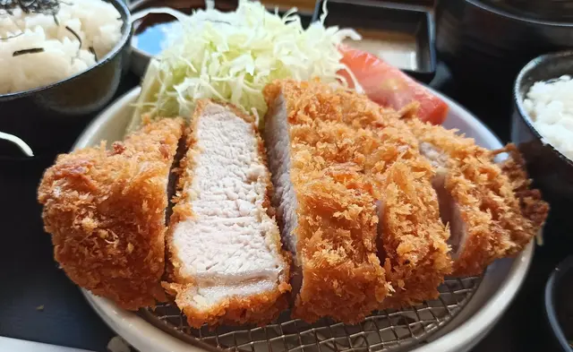 吉列厚切豬扒定食