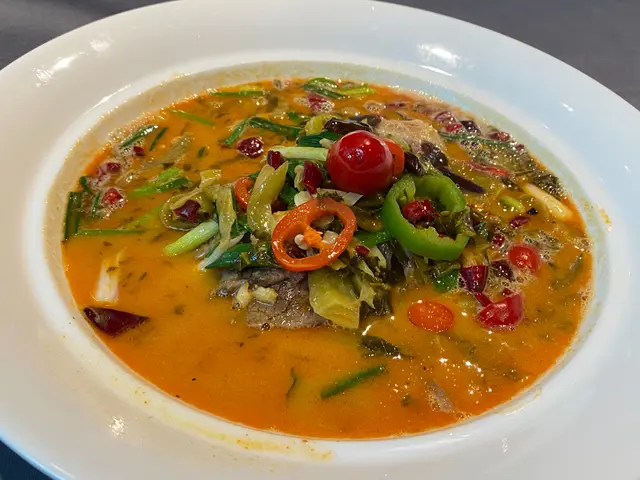 大班樓酸辣甜蒜牛四味