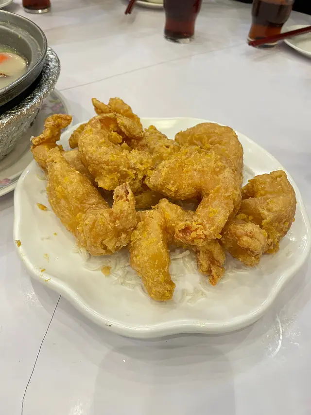 沒有很濃的黃金味，但勝在蝦很大