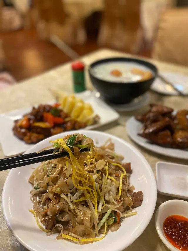 特色干炒牛河