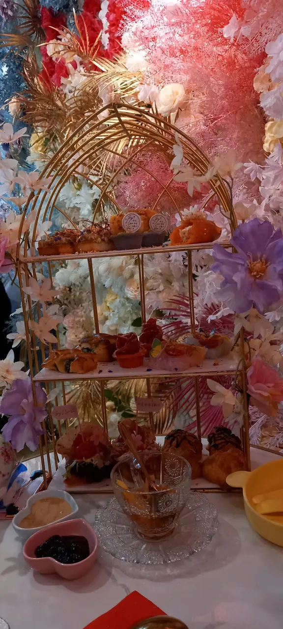 公眾假期六，日價錢(末計加一)