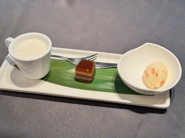 杏仁茶、紅棗糕、桂花杞子雪糕
- 桂花杞子雪糕很出色👍🏻 入口有奶有豆腐香,不會溶得很快,可在口中慢慢享受桂花杞子的混合😋