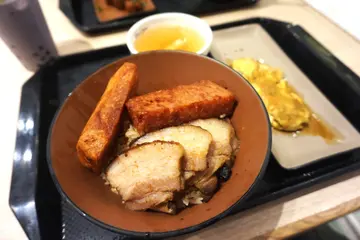 黑叉烧停午餐肉饭+ 黑松露炒蛋