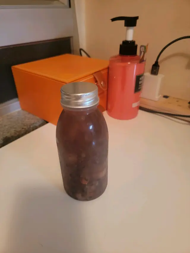 龍眼肉紅棗桃膠糖水