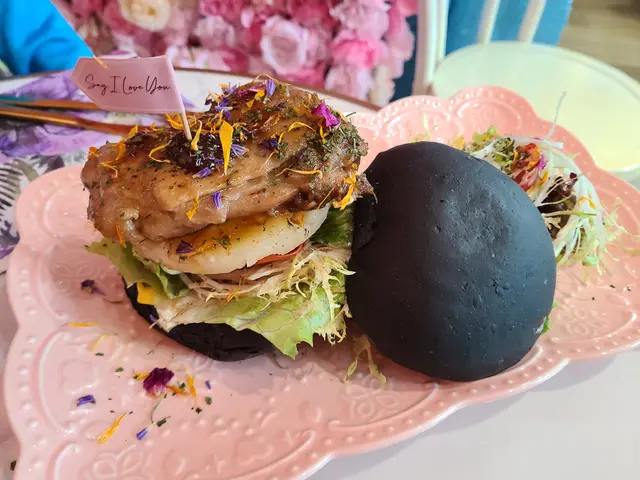 菠蘿照燒雞漢堡