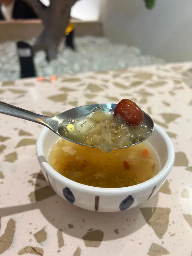 四季桂花雪耳糖水