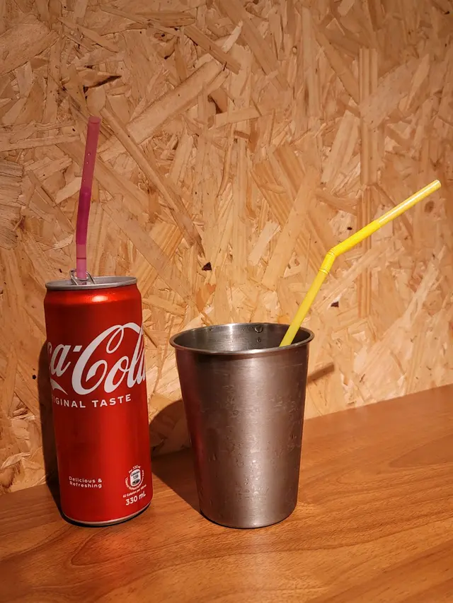 蜂蜜綠茶$5、可口可樂$5