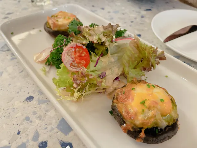 牛油果大蝦芝士焗大啡菇