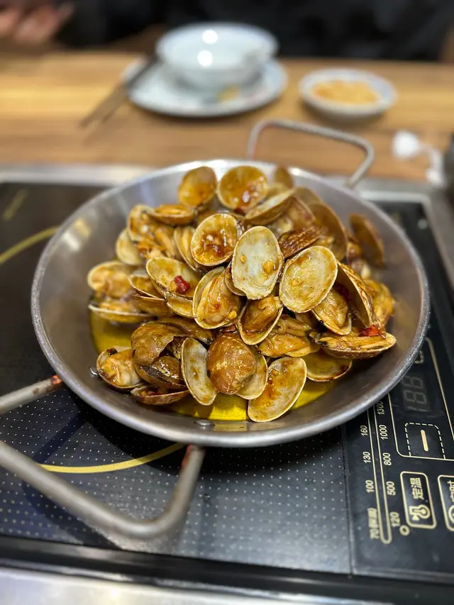 必點嘅招牌菜 係第二道食唔到嘅炒蜆 好香好濃郁 而且非常新鮮 有鑊氣