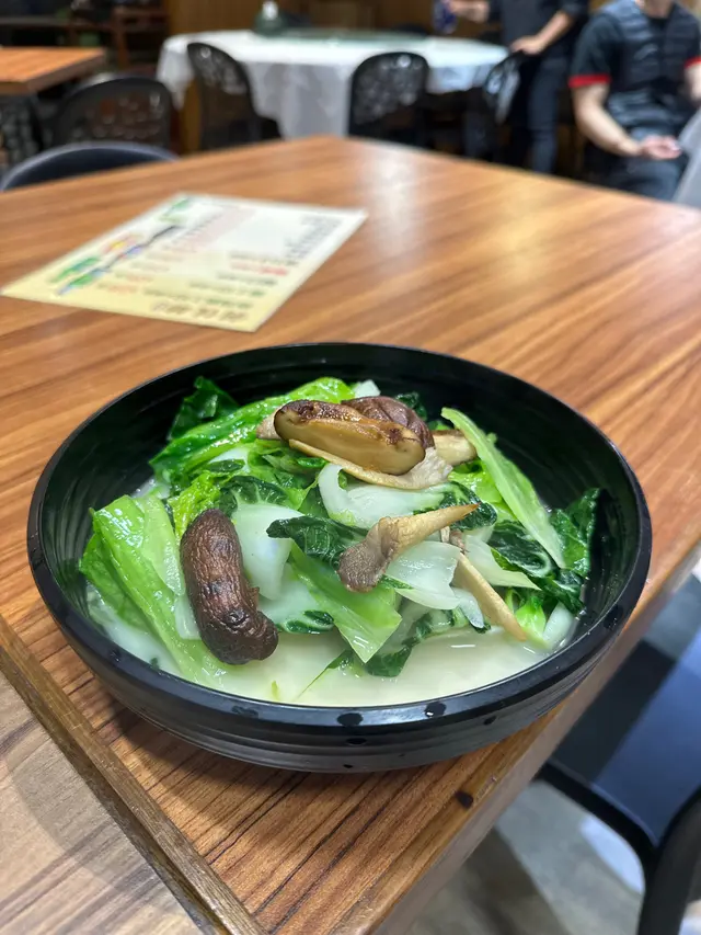 蔬菜好新鮮 煮得啱啱好 濃湯好鮮甜 忍唔住會不停飲