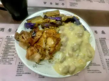 鱼香茄子+栗米肉粒+豉油汁鸡扒饭