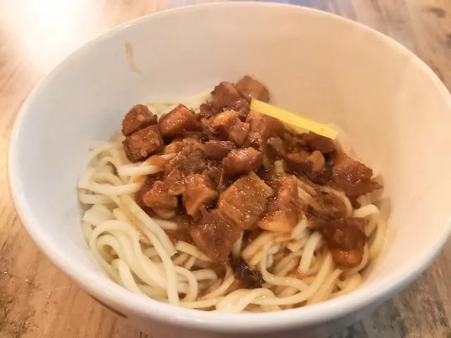 滷肉乾麵