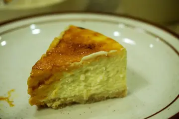 Creme Burlee Durian Cheesecake