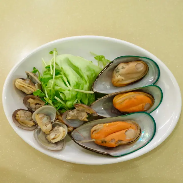 左:青口 // 右:蜆肉