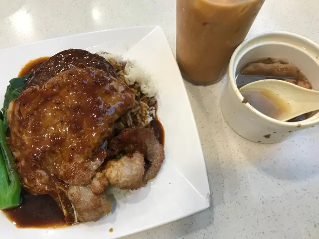 黑椒美國豬扒漢堡扒飯