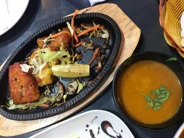 炭燒無骨魚(6件)+咖喱汁+烤餅