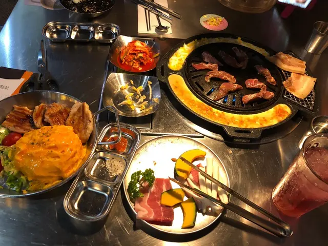 一人燒烤餐加雞排蛋包飯