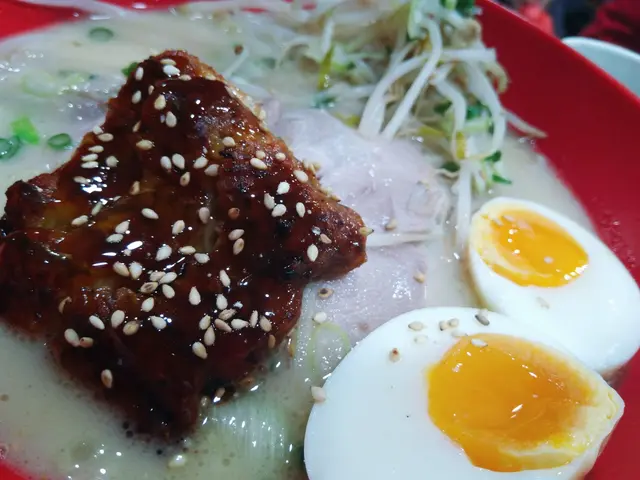 鰻魚叉燒流心蛋拉麵