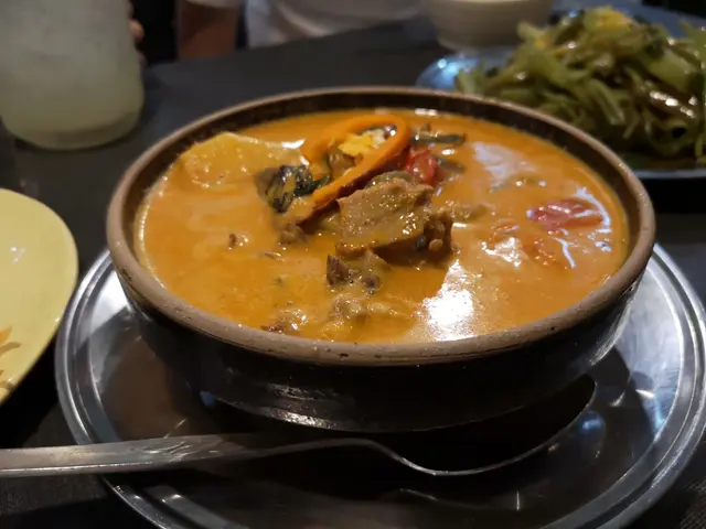 泰式紅咖哩燒鴨